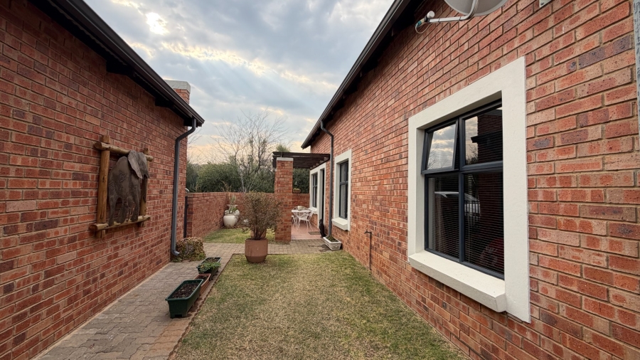 2 Bedroom Property for Sale in De Land Estate North West